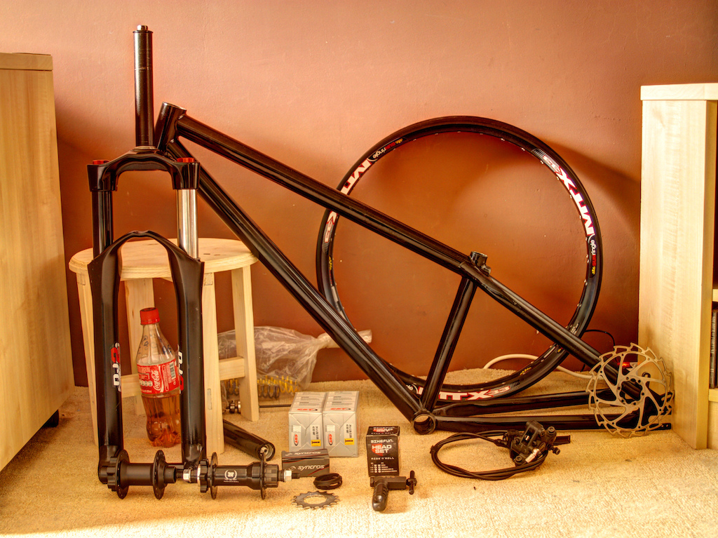 ns bikes suburban, marzocchi dj2 07, Tektro Auriga Pro, Aligator wind-cutter 160mm, novatec DH41Sb, mtx 33, novatec D256SB,