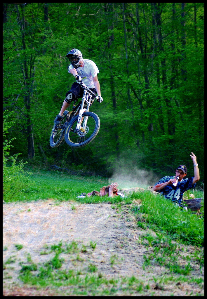Pozdro dla Pancza i Waca siedzących w dziurze, oraz dla Bobka i jego browca :) 
Photo - Nikifor, edited by me
