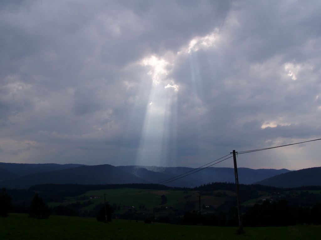 Po burzy. Okolice Ujścia Gorlickiego. Beskid Niski 2005