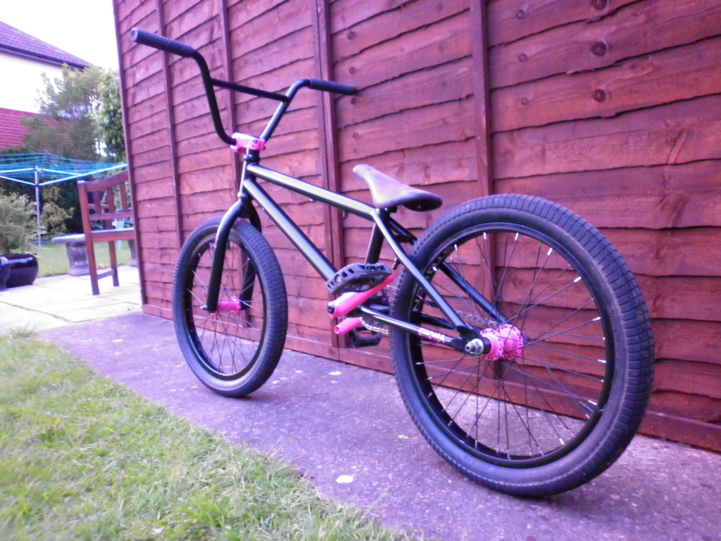 my girlfriends bike.....