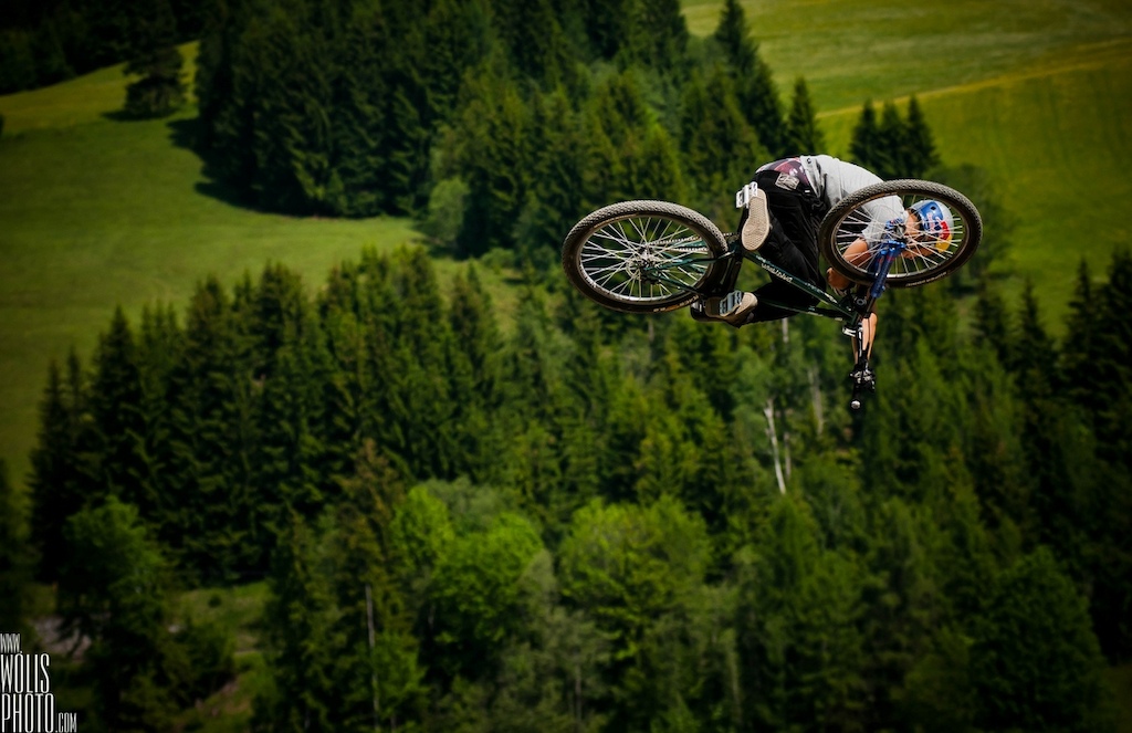 Our team riders headed to 26Trix 2012 contest to ride those lovely jumps. Szymon even placed 7th in this Gold stop of FMBA World Tour!

Photo credit : wolisphoto.com