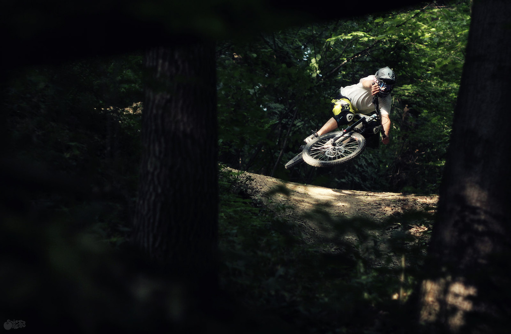 Miki scrubbing natural jump. See more photos and videos at:
http://sheiffa.blogspot.com/