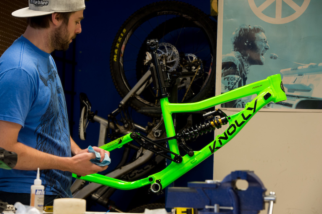 The other day I stopped by Knolly Bikes at just the right time and happened to find Chris putting a shock into this all new 2013 Knolly Podium that was about to be sent out to James Doerfling. You saw it here first.