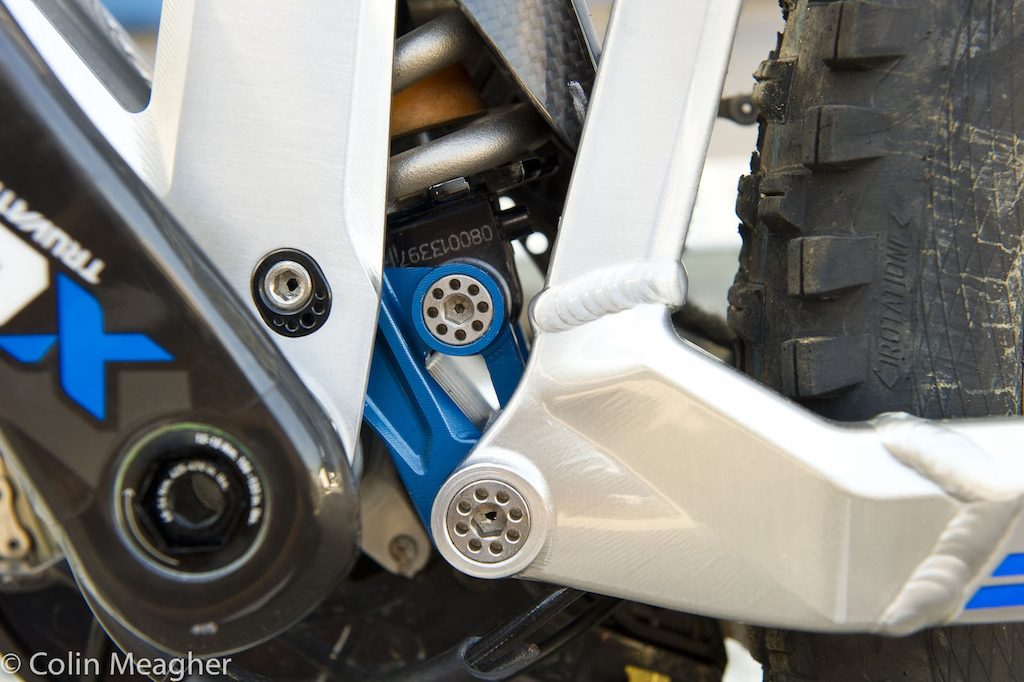 A glimpse of the Linkage for the rear shock as well as another example of Mondraker's use of an  eccentric bolt for a clean look vs a hexagonal bolt.