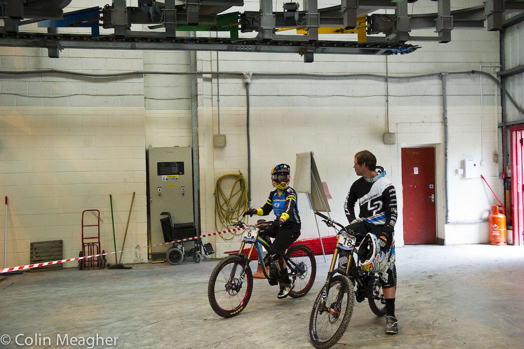 Rain over night and a well established track saw a very quiet practice before the Final today. Riders mostly knew their lines and tried to stay loose. Jill Kintner compares notes with Cam Cole at the bottom of the Gondola.