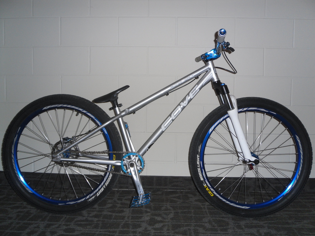 2012 Cove Sanchez frame, Atomlab Pimplite hoops,Hope Pro2 hubs,RockShox Argyle318 80mm,Stem:Straitline,bars: Chromag OSX ,Hope Mono mini pro brake,post: Alienation Pivotal,Seat: Alienation limited edition empire,B.B: Hope Cranks: Shimano XT Pedals: Straitline Chain ring: E.thirteen ring, Cog: Chris king,Tires: Geax Booze light