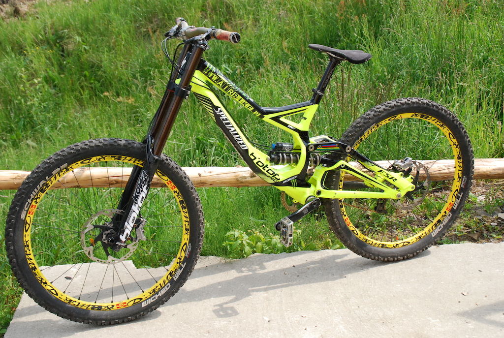 Specialized Demo 8, Biotop Racing edition ;)