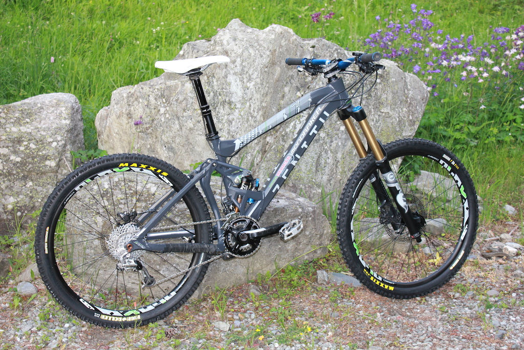new mondraker zenith XR 2012, do it all bike from enduro racing to DH!