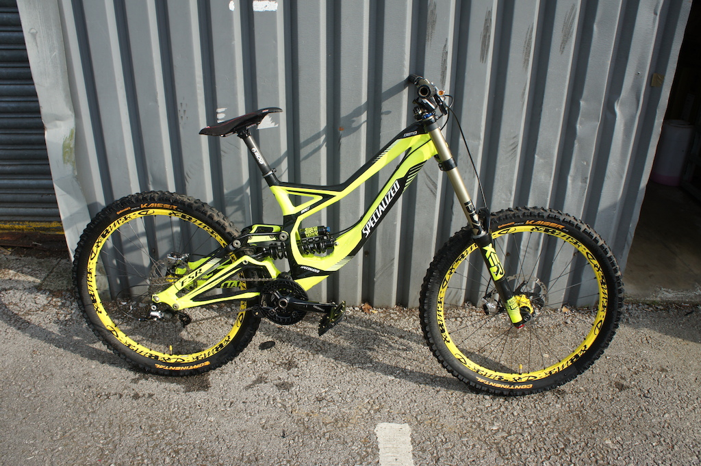 Specialized Demo 8
Size Medium

FOR SALE: £3300
Free FEDEX 24hr Shipping.