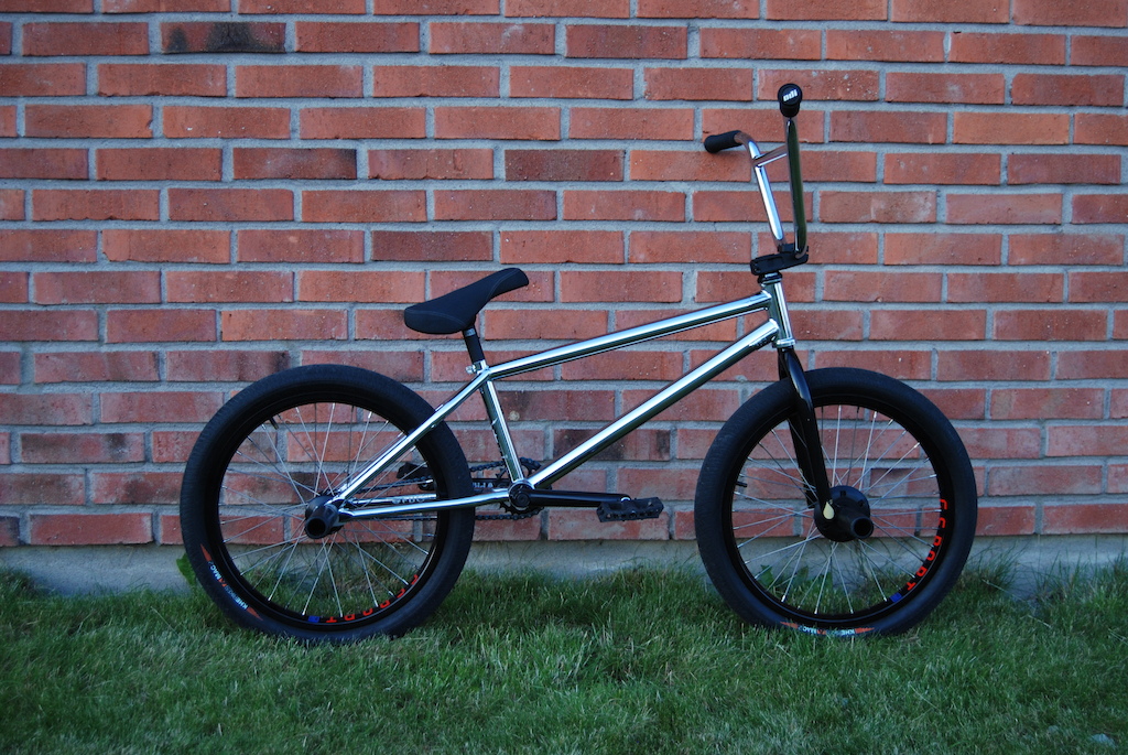 Wi-Fi 20.75, Jetset 9, Odi Longnecks, Fly Alta, Fly Agua 27, Premium Integraded, G-sport Marmoset, Titanium 14G, Bridcage, Premium 1948, Premium Slim, Cult Counter, Premium Pivotal, Cult Half Link,  Fly Circulo, G-sport Ratchet 9t, Titanium 14G, Birdcage