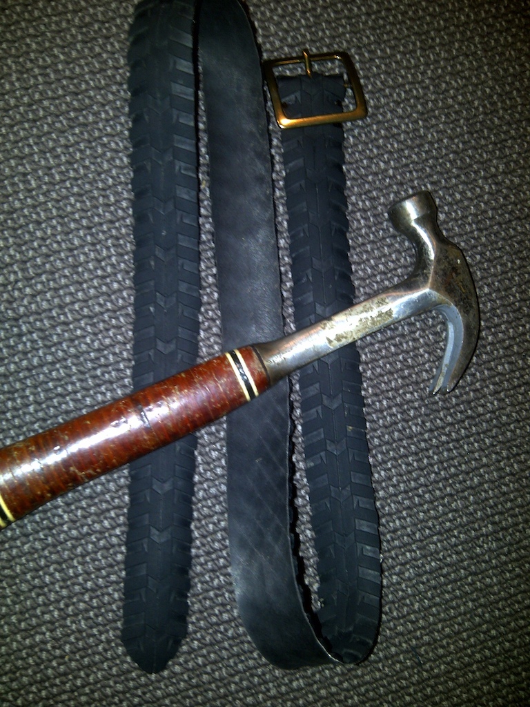 Made a belt from an old mac2 Dirt. Thanks to Hendu for the idea.