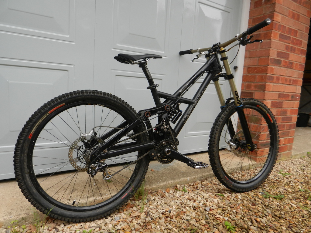 Canfield F1 Jedi

Now with hope moto v2 brakes (really don't like the new tech lever). Twenty6 prerunners in urban camo, thomson post, and rockshox vivid r2c