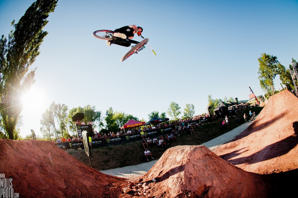 The Leader took home great 2nd spot at Balaton Bike Fest 2012! Also check his new build on Two6Player!