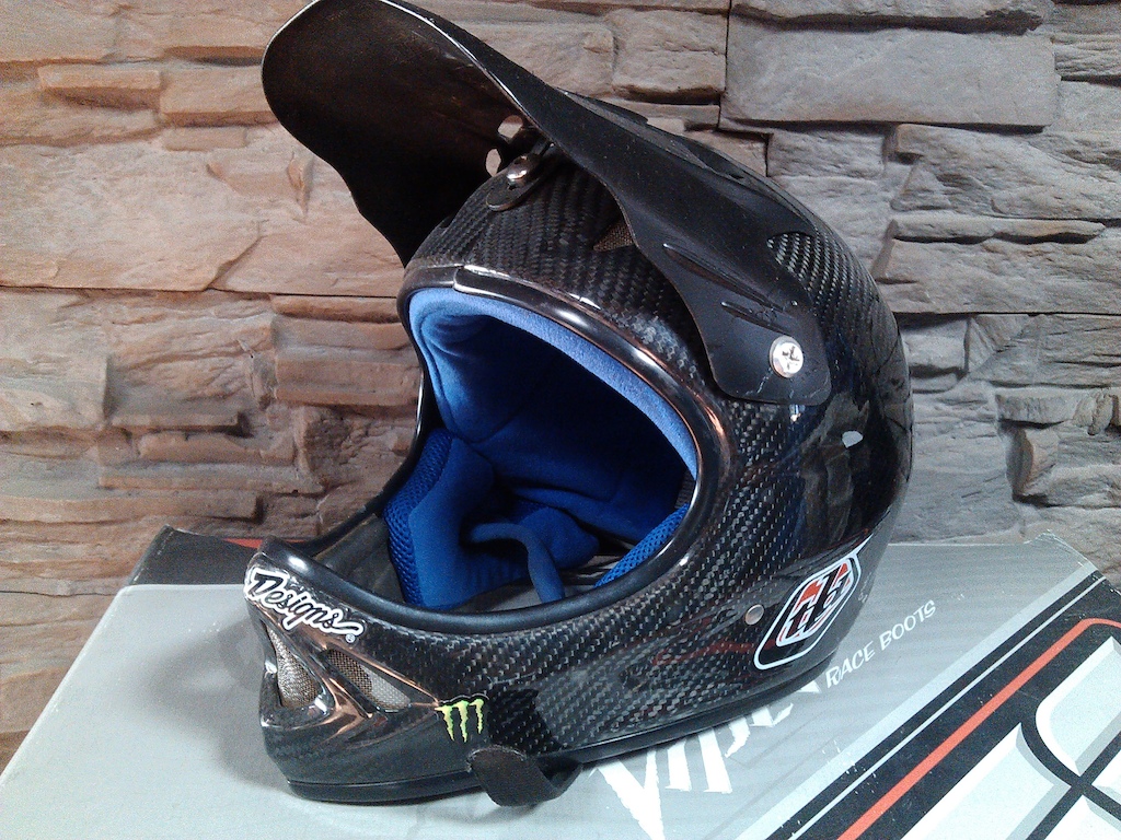 Para venda TLD D2 CARBON, tamanho M/L