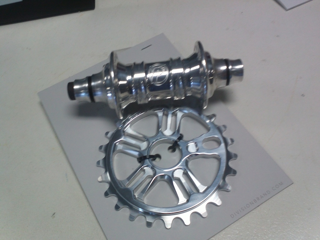 Polished Profile and Polished 25t Division sprocket