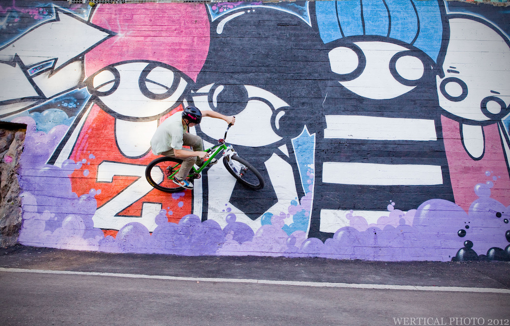 Wallride and some cool paintings / photo by krister majander