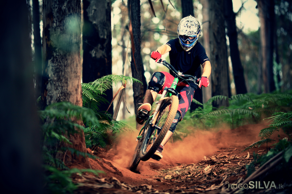Afonso cornering with his hardtail bike.