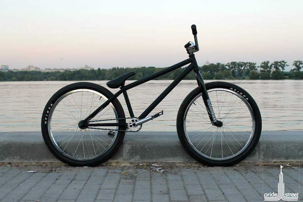 Frame Pride-Street Main Frame 24
Spanish Dartmoor Spanish
Sprocker Mental
Cranks PS Cranks 19
Pedals Primo Josh Stricker
Seatpost Mutantbikes SeatPost “+”
Seat Cult Occult
Chain Cult 510

Fork Mutantbikes EVO2SIX Fork 2012
Headset Mutantbikes Carbon Headset
Stem BLACKMARKET UNDERBOSS
Bar Pride Street Profit Bar 89 v.2
_________________
backsweep 7o
upsweep 4o
width 710 мм
high 89mm/3.51″
weight 427 грамм
_________________
Grips Primo


Hub Infect Transformer
Spokes  DT 
Rim 24 Alienation 440
Tyre Tioga - Factory FS100 24

Rear
Hub KHE Reverse 36h 9t driver blk
Spokes DT чемпион
Rims 24 Alienation Black Sheep
Tyre Tioga - Factory FS100 24