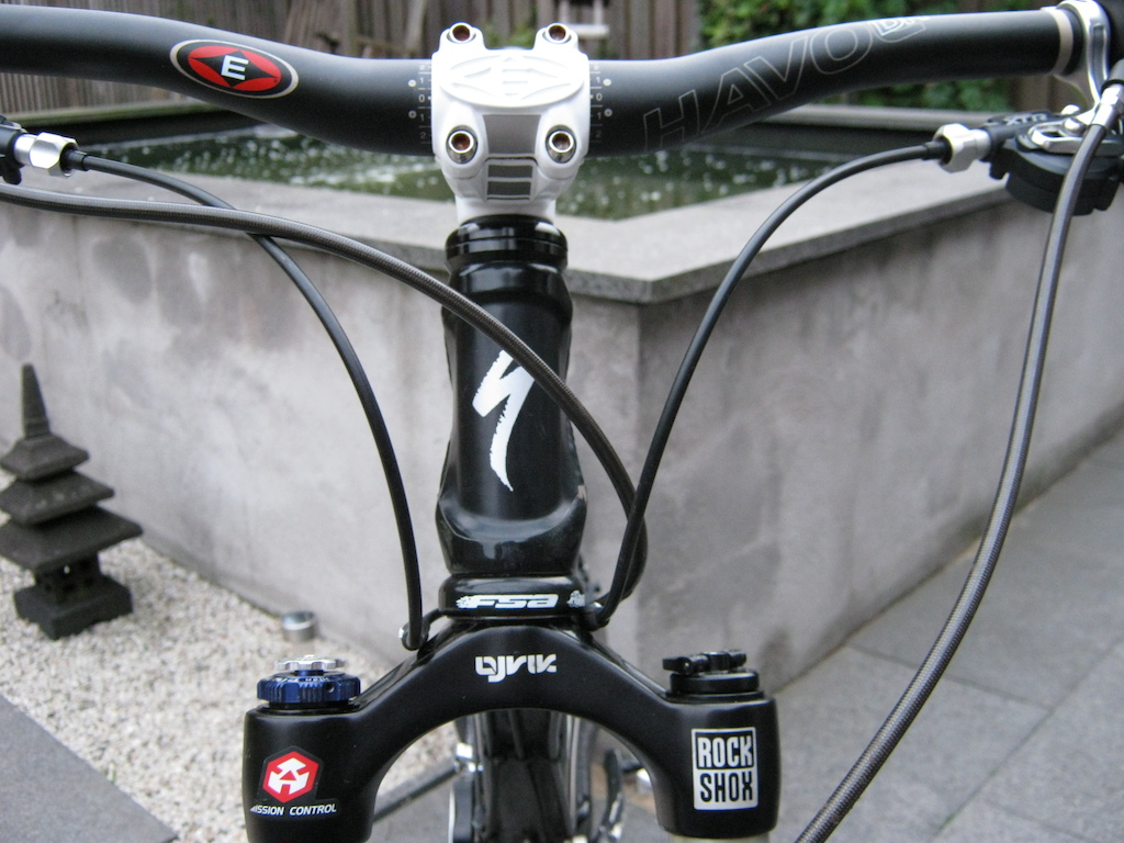 xt brakes with braided hoses and xtr shifters