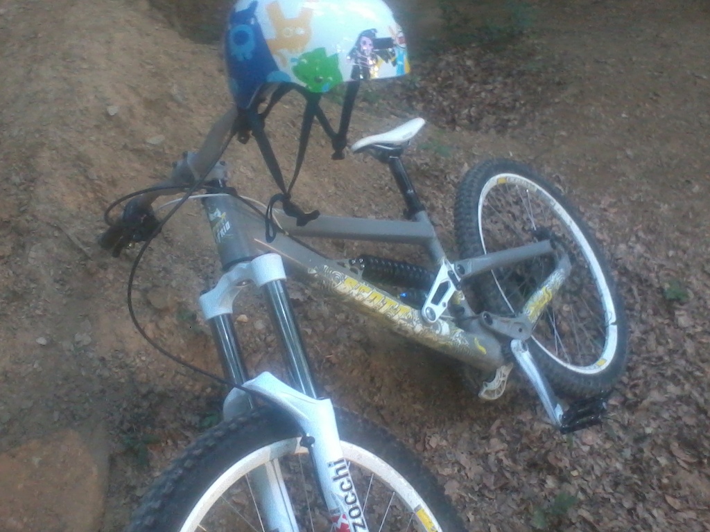 First ride after 2.5 months due to broken thumb. Also new fork, mech and seat on the bike .