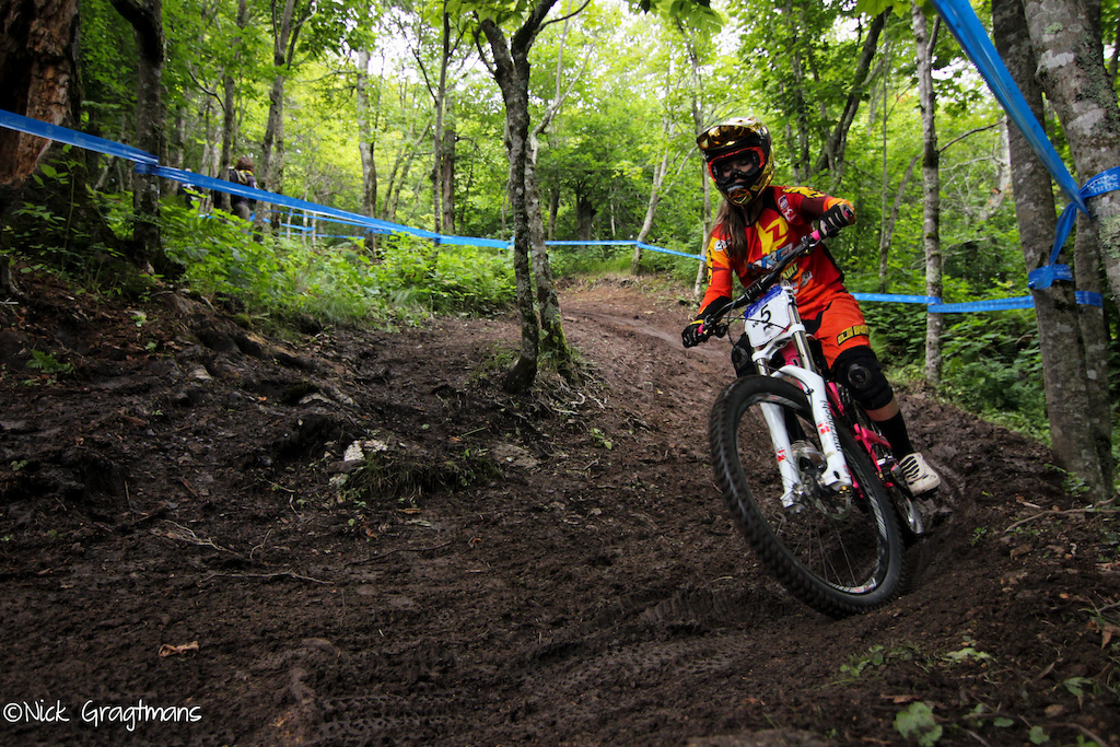 Lauren Daney punching the rut in the mud at Beech Mountain.

2012 USA National Championships!

© Nick Gragtmans