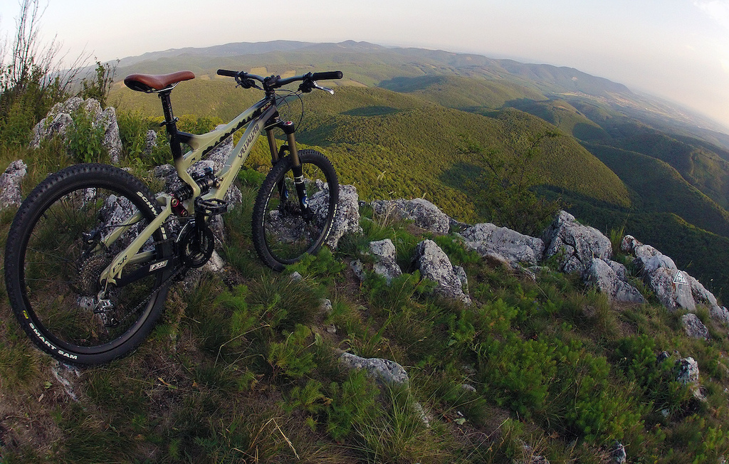 Specialized SX Trail and the mountains
