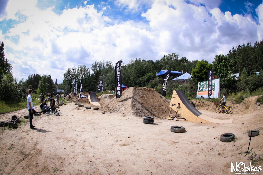 Dirt practice session during Soundrive North Dirt Open 2012 at Kolibki Adventure Park in Gdynia, Poland