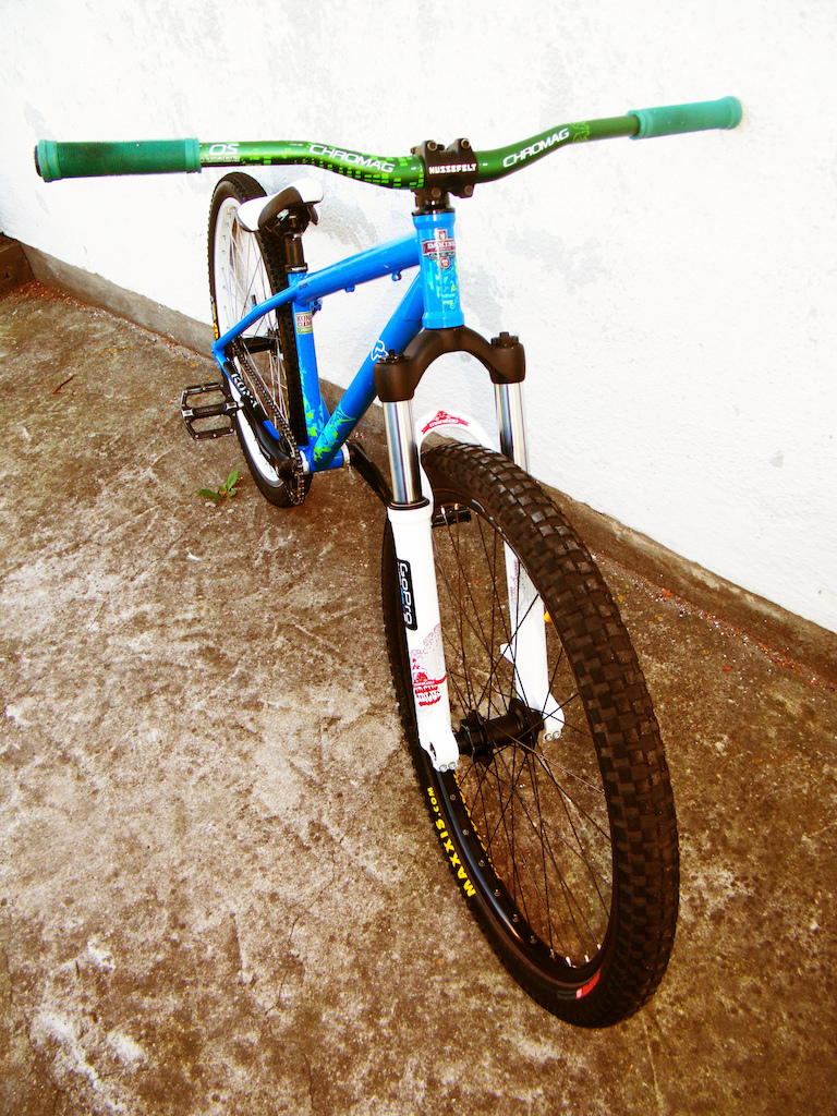 Kona Shonky 2009 with new parts