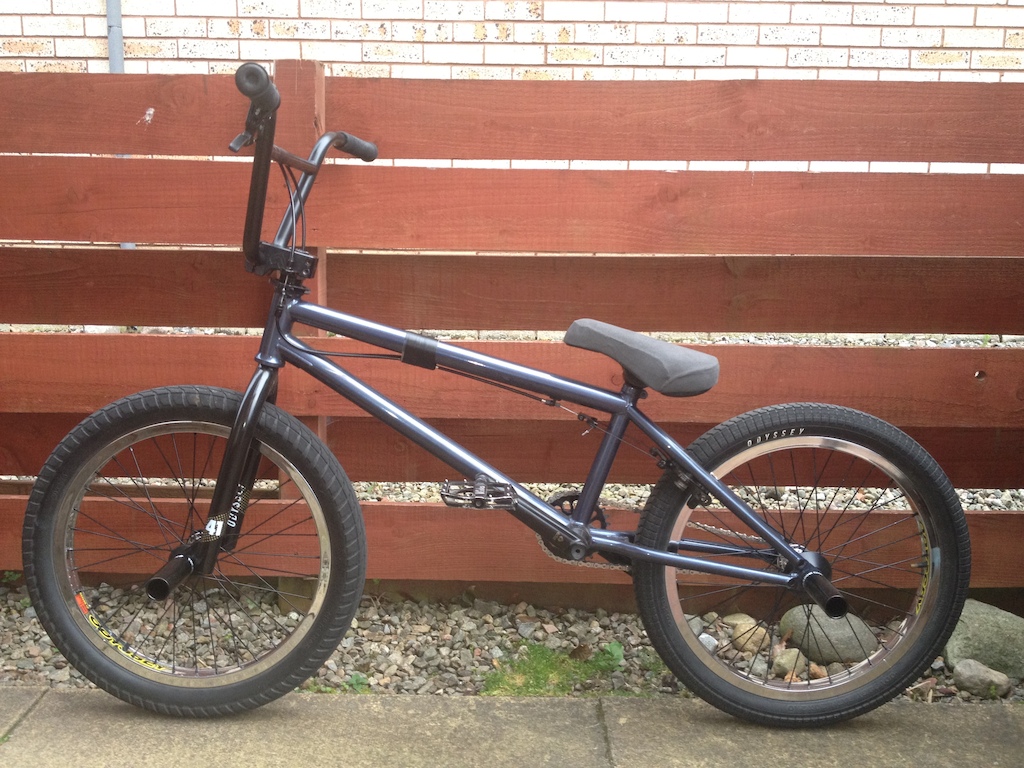 new setup :)
shadow kobza seat
shadow little one pegs 3x
shadow raptor front- duel guards
shaow raptor rear- guard
ody path 2.1