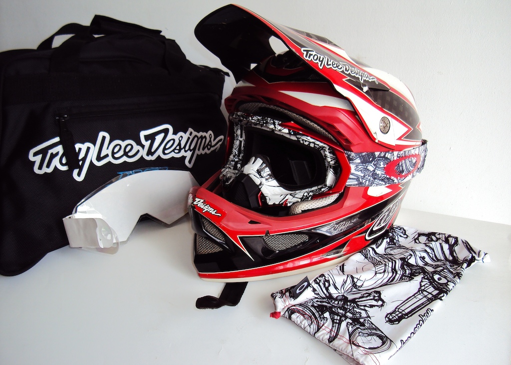 TROY LEE D3 CARBON SAM HILL USADO Cinfo en mi pagina www.wix.com/petbike/dh---cel. 3147379174---pin 25E30FCA---MSN PETEBIKE@HOTMAIL.COM