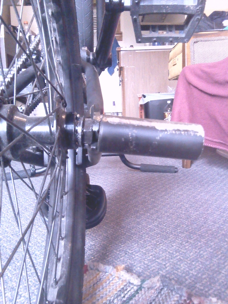 This is the world's most shot stock rim, if anyone buys the VERDE VEX DO change the rear whee,l hub everything