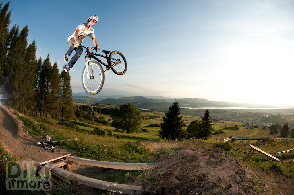 Our test rider - Daniel Zawistowski put some hard work to "Build &amp; Ride" event by Joyride at Kluszkowce. Guys did great job rebuilding the course and then shredded it hard!