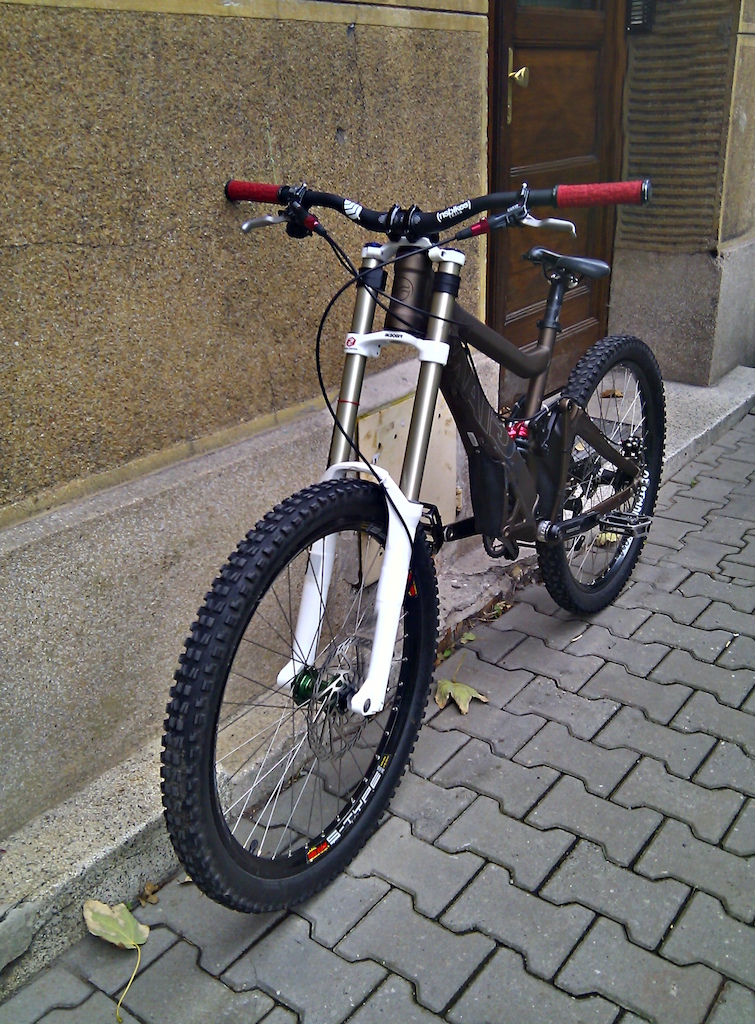 Giant Glory FR + RS Boxxer Race 2010