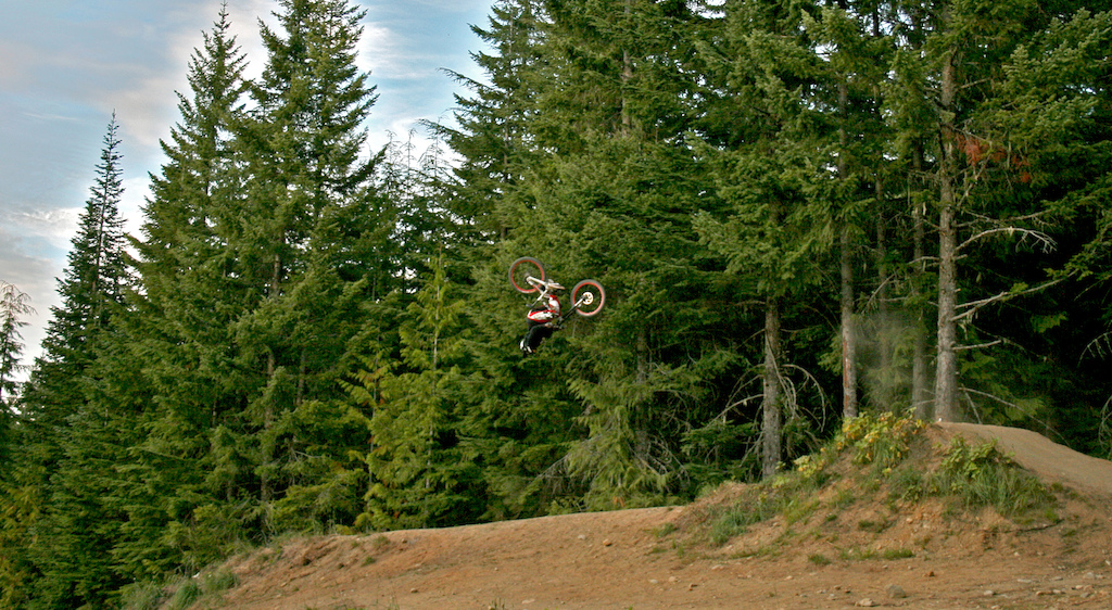 Finally making it happen on crabapple hits. After i crashed at the whip off i really wanted to land it, so i tried it on the jump before and made it! video coming soon