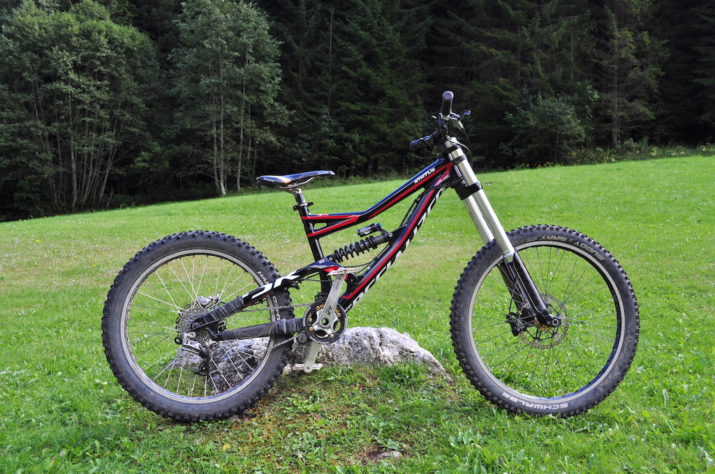 Specialized Status frame with old school build 22/20.5in wheels
Geometry
HA: 62.7º
BBH: 340mm
WB: 1210mm