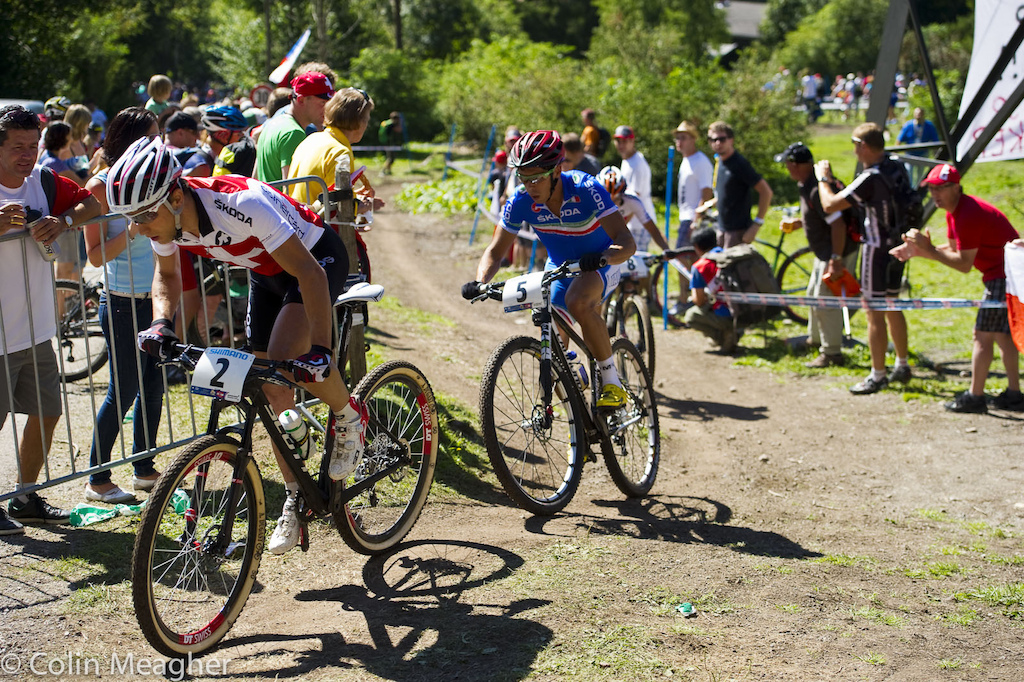 Ain't no one in that rear view mirror...Schurter and Fontana worked together to distance themselves from the chasers.
