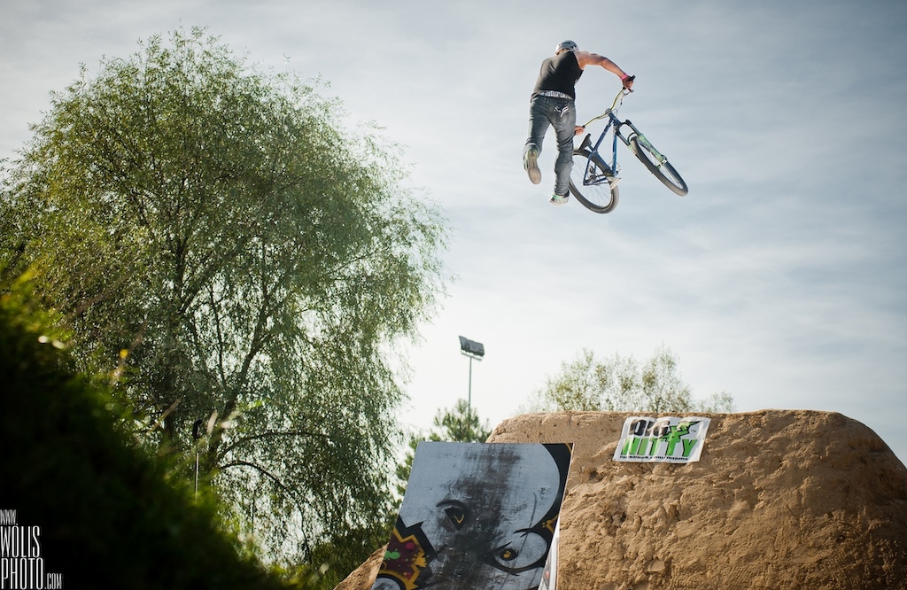 Our boys scored 1st (Szaman) and 2nd (Kraja) place at MTBMX 2012! Also best trick for Piotr! Congrats