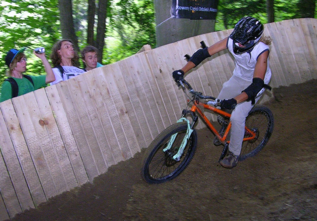 Trying to stop after snake bite at second run.
Laworta Cup 2012