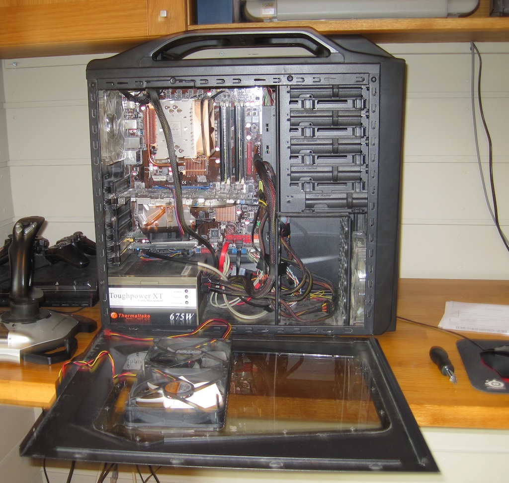CoolerMaster Storm Series Scout Case
Antec EA-650 Platinum PSU
CoolerMaster fans (2x 120mm Inlet 1x 80mm Exhaust 1x 120 Inlet)
Nexus fan (1x 120 Inlet)
Asus P5Q Pro - Board
Intel Core 2 Duo E8600 3,34GHz (random cooler)
AData DDR2 ram 4Gb
Nvidia GeForce 8800GT (15% overclock) (diy extra cooling system)
Samsung HD 320Gb 7200rpm
