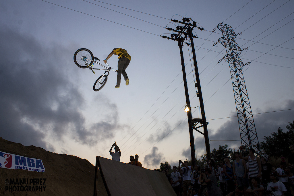 Perfect double tailwhip from Gerard Plata at the Happy Ride comp.