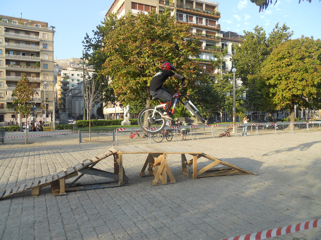 South Italy, Naples
Urban Jumps Track