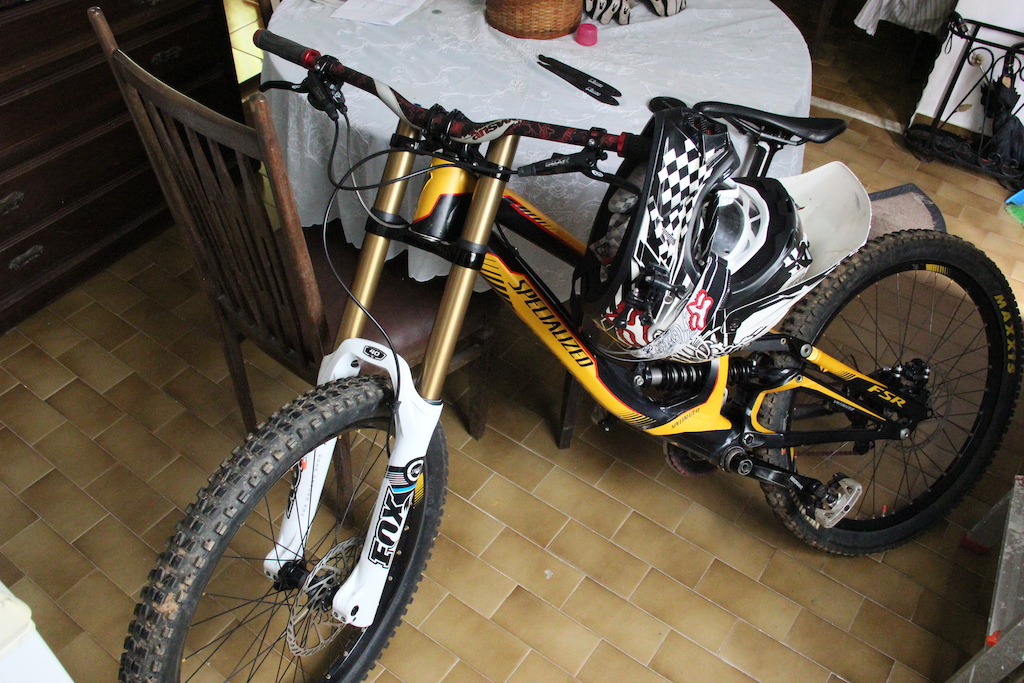My Demo 8 with is new Brake's Avid Elixir 7  Upgrade all ready to go hit the trails.