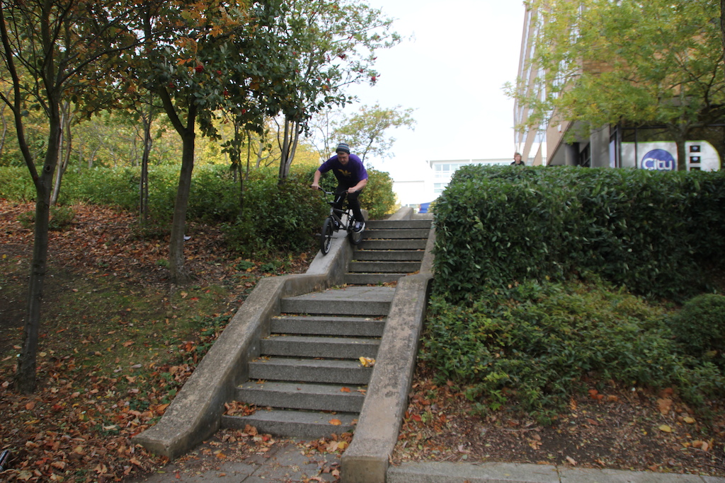 Ghetto feeble on a kinked unwaxed ledge
