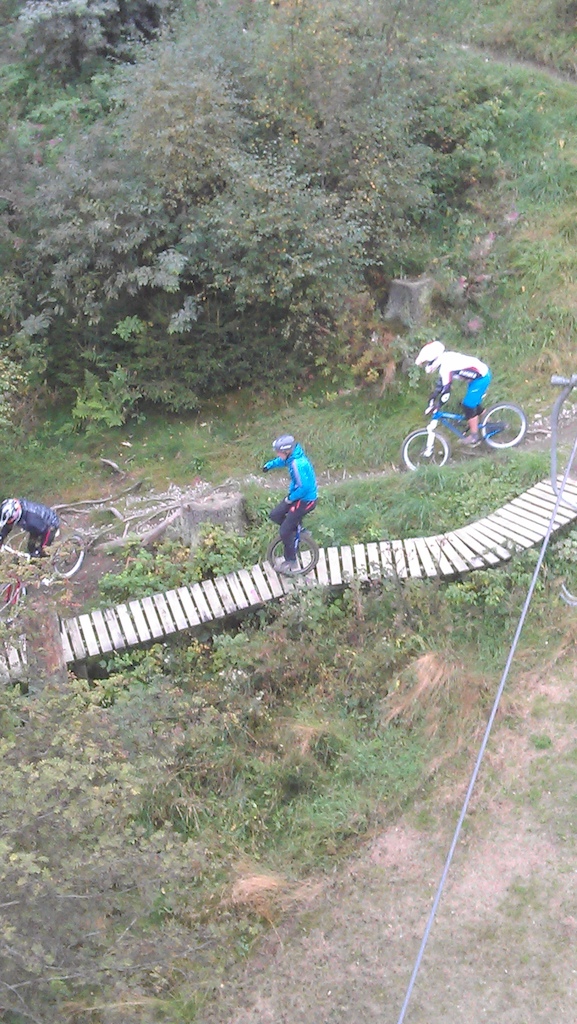 Unicyclist hitting the trails at winterberg.
If anyone knows his name I will gladly add it in the detail