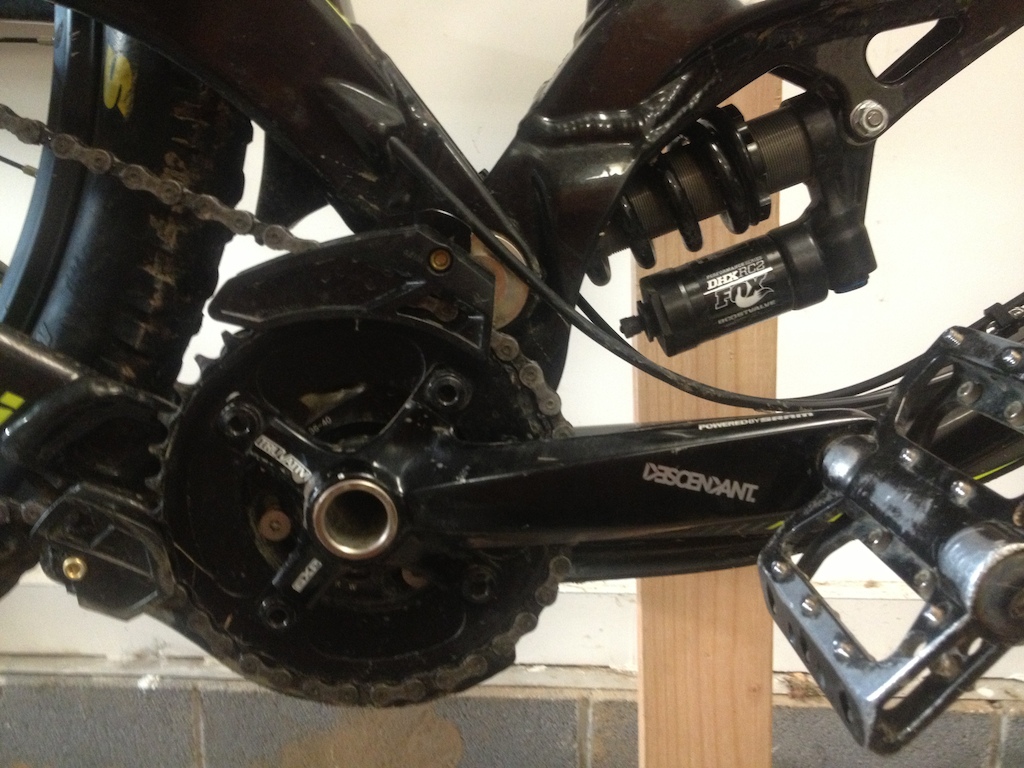 Stock crankset and pedals on a Devinci Wilson RC