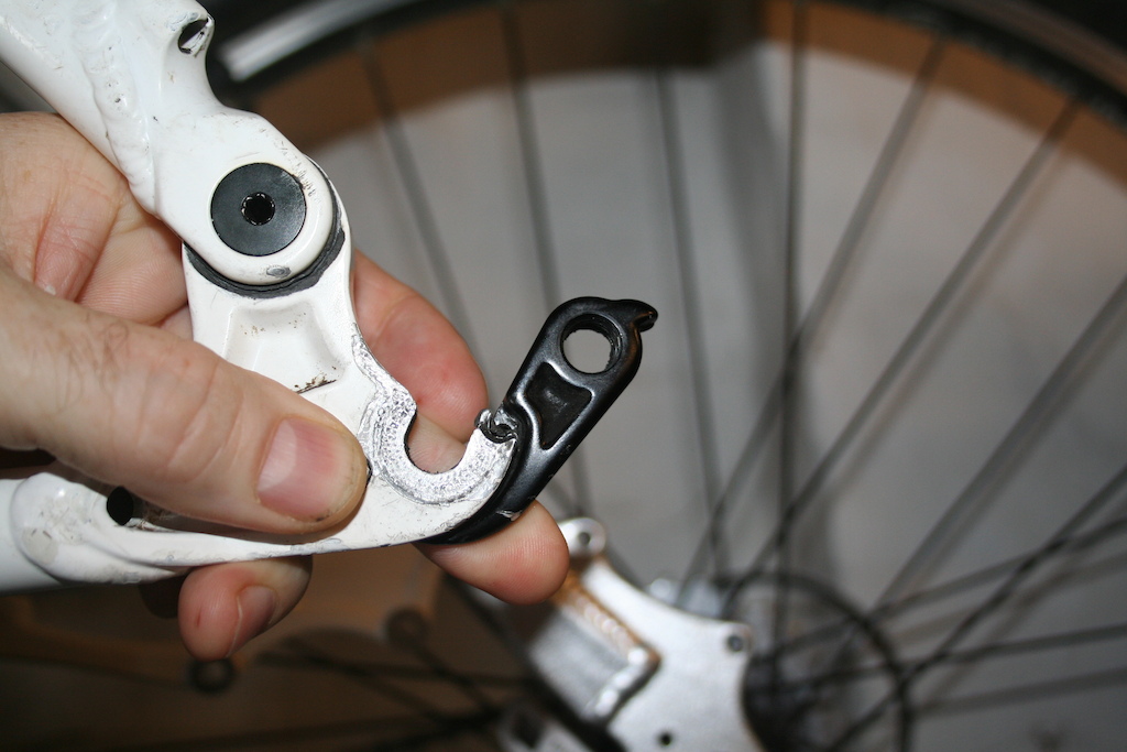 Photo of damage to epic hanger mount (note bike is upside down).