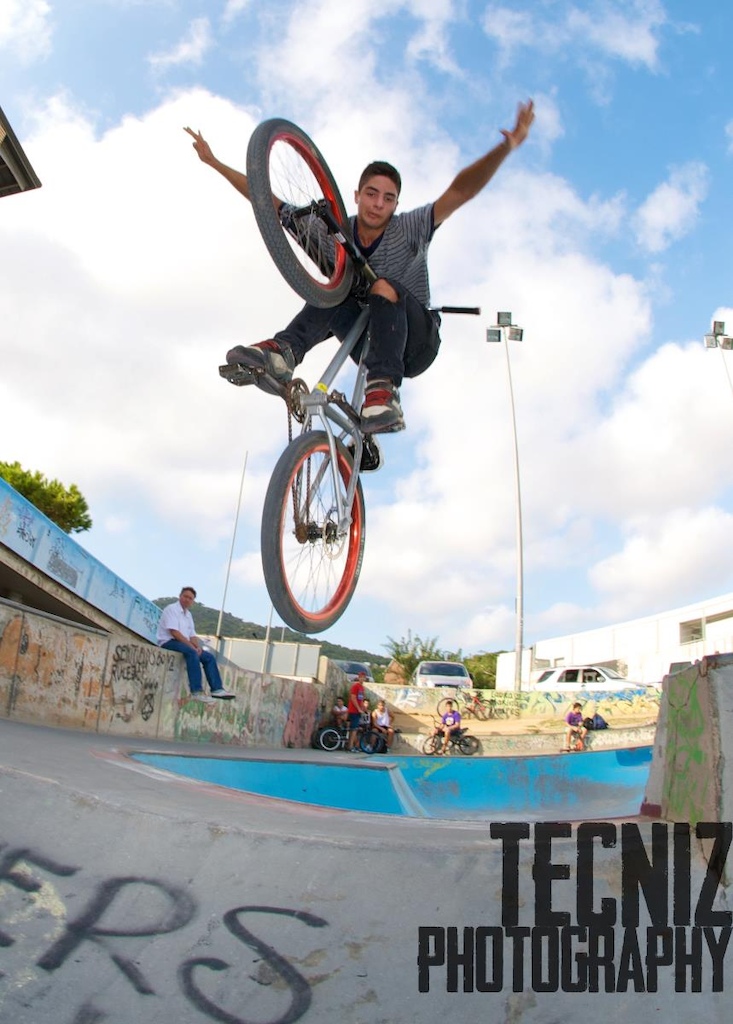 Tuck no hander in a funbox, (I don't have this face really jajajaj)
