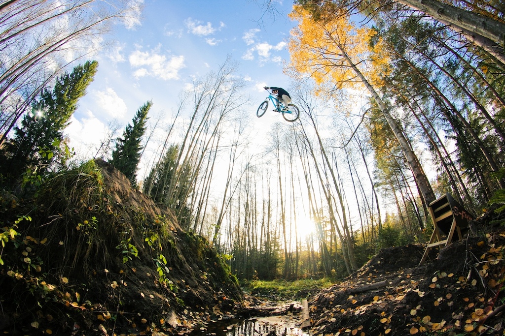 Good to see Maris back from knee injury shredding as hard as always! Here you can enjoy some "out-takes" from his new edit http://www.pinkbike.com/news/Maris-Ornins-4-bikes-video-2012.html