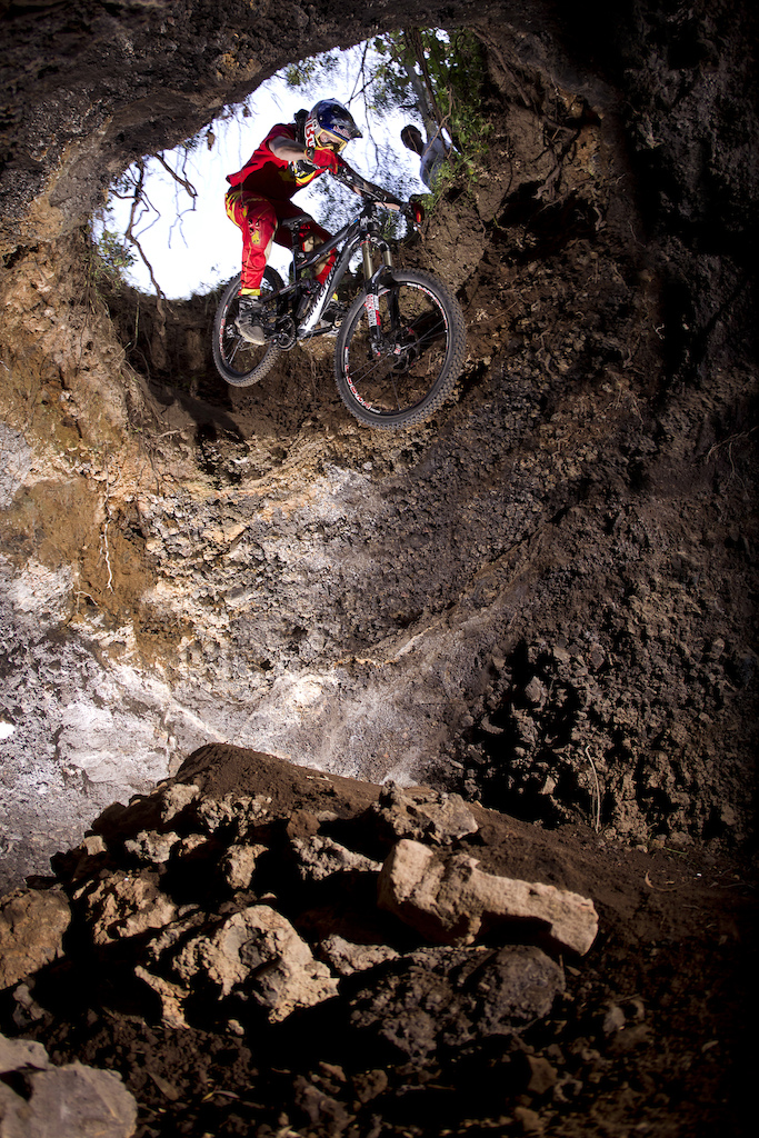 Aron Chase going down the hole in Metepec.