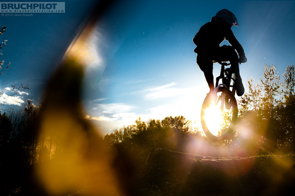 Nathan catching some autumnsun:

www.facebook.com/BruchpilotRacing